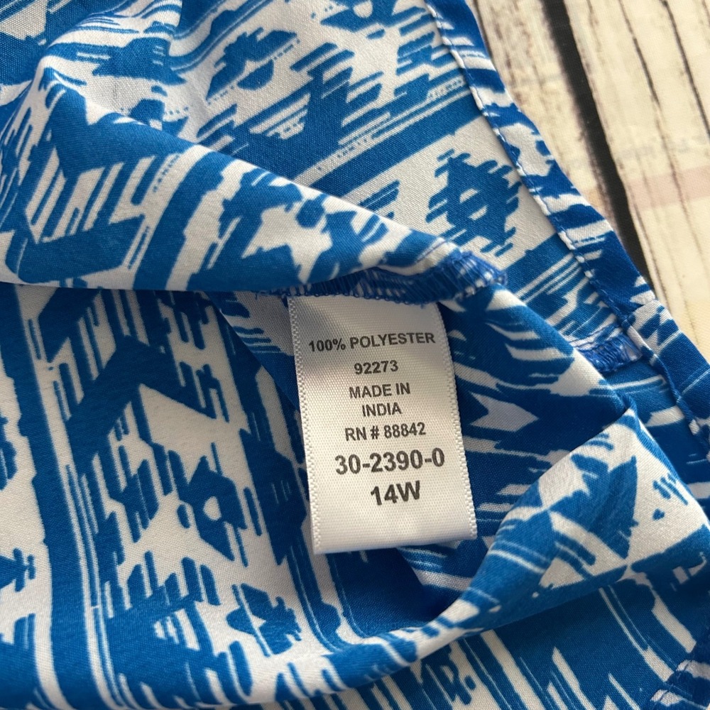 Roaman's Blue White‎ Geometric Tribal Print Sleeveless Tunic Top 14W Flowy - Picture 6 of 8